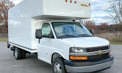 2025 Chevrolet Express 3500 Cutaway 139