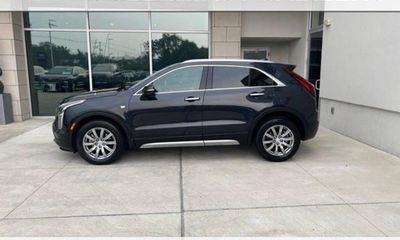 2023 Cadillac XT4 Premium Luxury