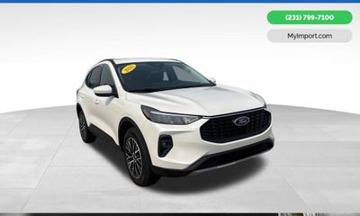 2025 Ford Escape Phev