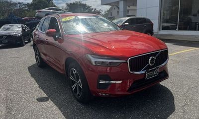 2022 Volvo XC60 Momentum