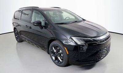 2027 Chrysler Pacifica Limited