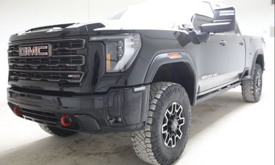 2025 GMC Sierra HD AT4X