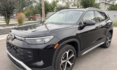 2025 Volkswagen Tiguan 4MOTION SE