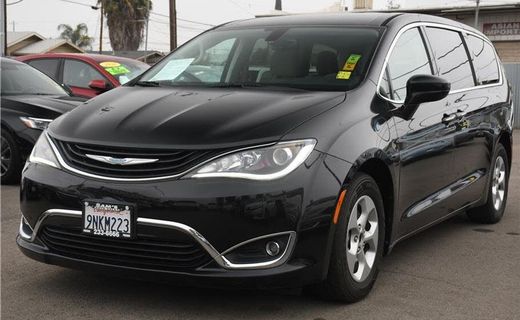 2018 Chrysler Pacifica Touring Plus
