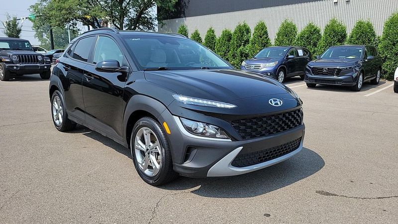 2022 Hyundai KONA — a typically priced live listing
