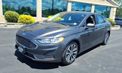 2020 Ford Fusion SE