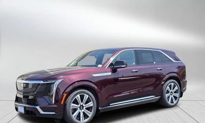 2025 Cadillac Escalade IQ LUX 2