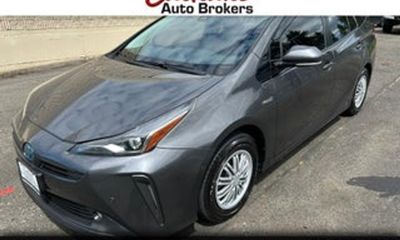 2019 Toyota Prius LE XLE