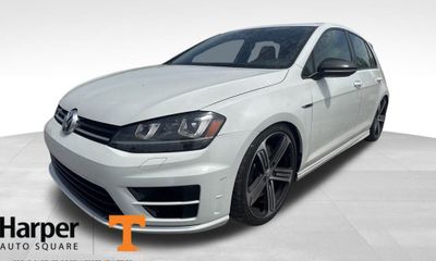 2016 Volkswagen Golf R Base W DCC