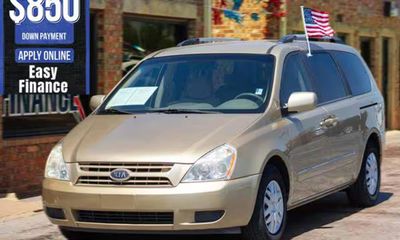 2010 Kia Sedona GL
