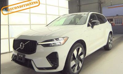 2024 Volvo XC60 Plus Dark