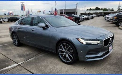 2018 Volvo S90 Momentum