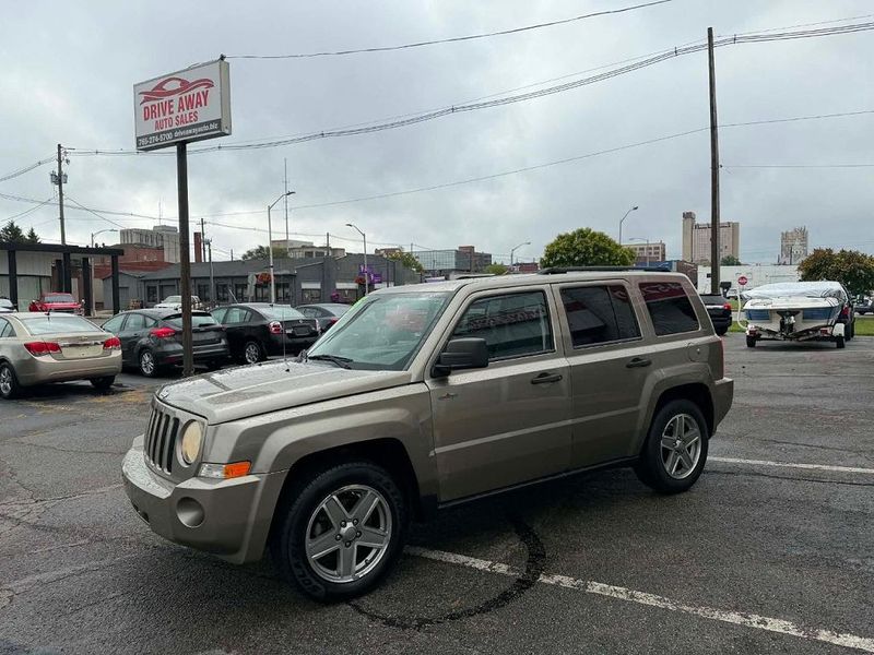 2008 Jeep Patriot — a typically priced live listing