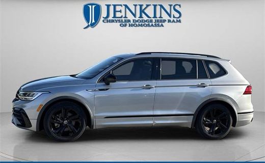 2023 Volkswagen Tiguan SE Black