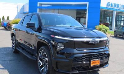 2025 Chevrolet Silverado 3SP RST