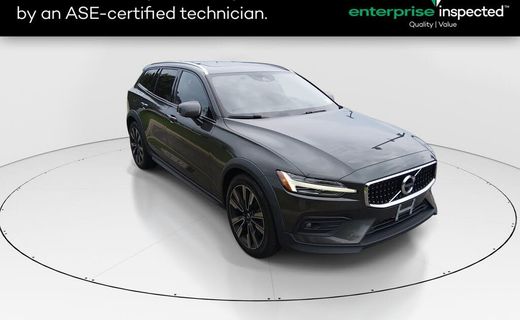 2020 Volvo V60CC Momentum