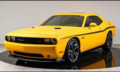 2012 Dodge Challenger SRT8