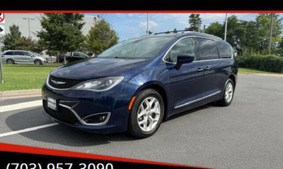 2017 Chrysler Pacifica Touring L Plus