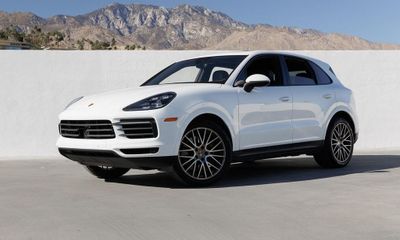 2022 Porsche Cayenne Base