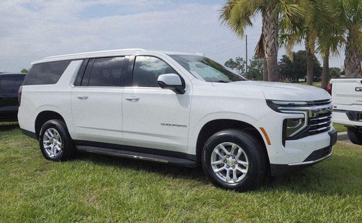 2025 Chevrolet Suburban LT