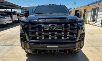 2024 GMC Sierra HD AT4