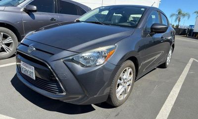 2017 Toyota Yaris IA Base