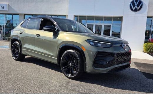 2026 Volkswagen Tiguan SE Black