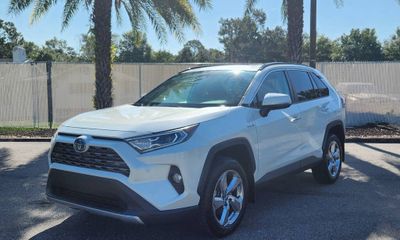 2020 Toyota RAV4 Limited HV