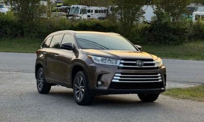 2017 Toyota Highlander SE XLE