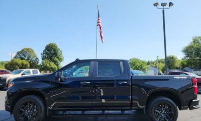 2024 Chevrolet Silverado Custom