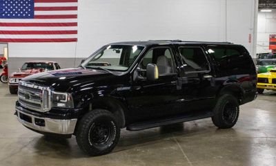 2005 Ford Excursion XLT