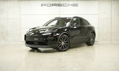 2026 Porsche Macan 4