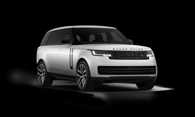 2026 Land Rover Range SE
