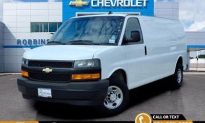 2025 Chevrolet Express EXT