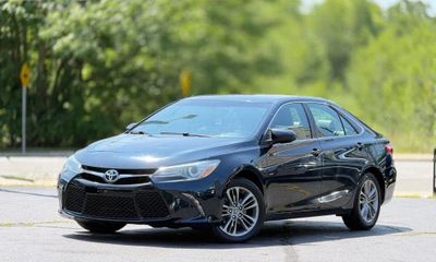 2016 Toyota Camry SE