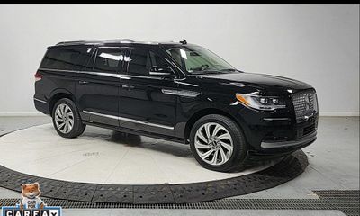 2023 Lincoln Navigator L Reserve
