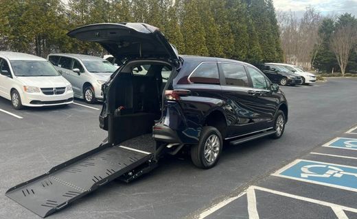 2026 Toyota Sienna LE