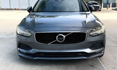 2017 Volvo S90 Momentum