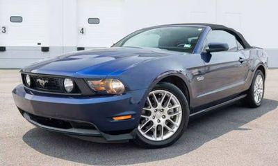 2012 Ford Mustang GT Convertible