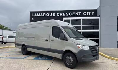 2023 Mercedes-Benz Sprinter 907 VS30