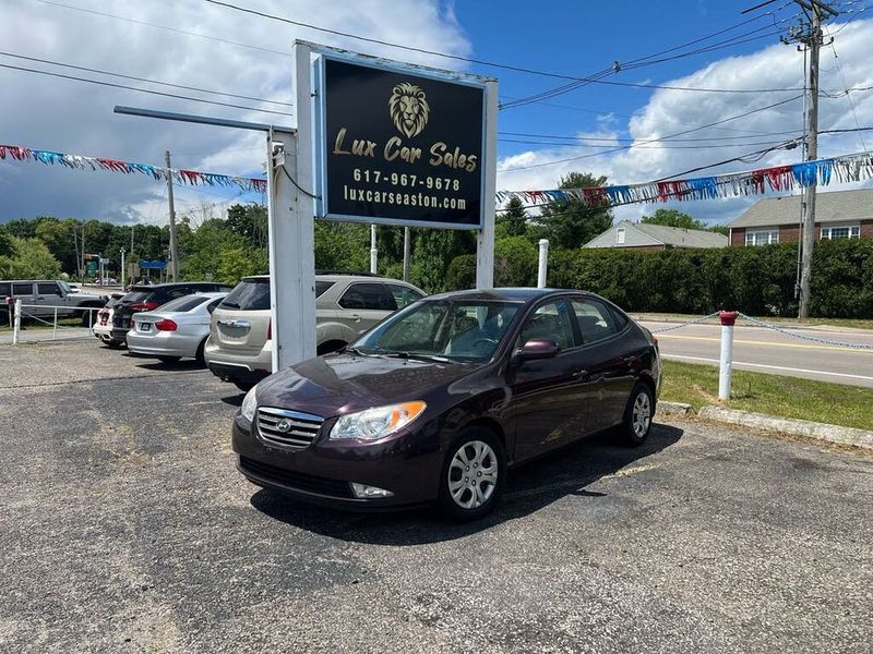2009 Hyundai Elantra — a typically priced live listing