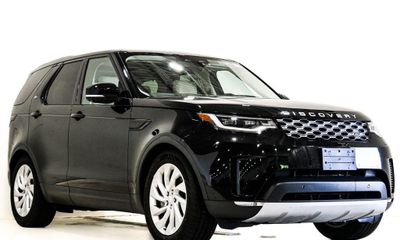 2025 Land Rover Discovery P300 S