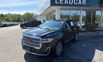 2023 GMC Acadia Denali