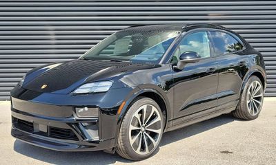 2026 Porsche Macan