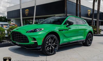 2025 Aston Martin DBX DBX707