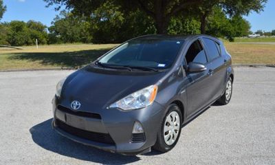 2013 Toyota Prius C TWO