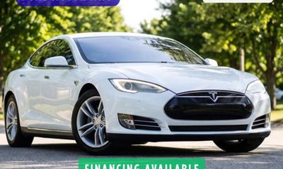 2015 Tesla Model S 70D