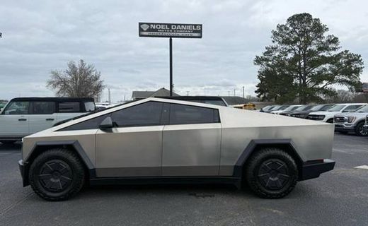 2024 Tesla Cybertruck Base