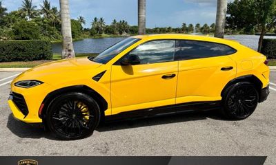 2025 Lamborghini Urus SE