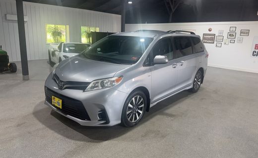 2018 Toyota Sienna LE